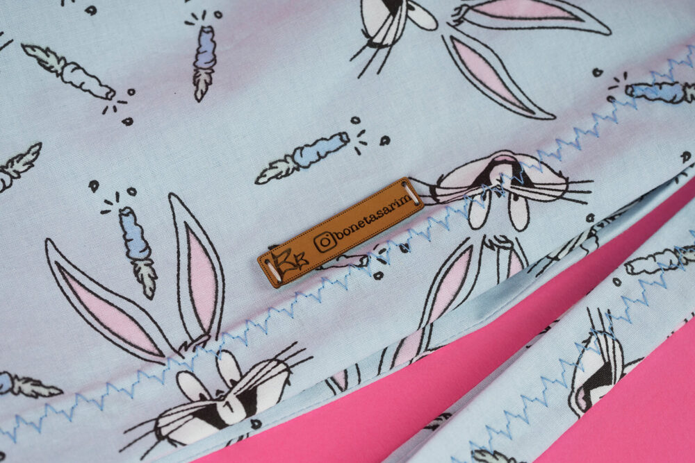 Mavi Bugs Bunny Desenli Cerrahi Bone BB-0146 - Görsel 2
