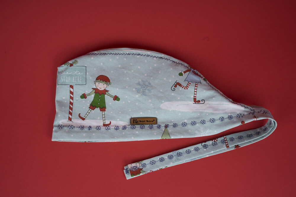 Su Yeşili Noel Cinleri Desenli Cerrahi Bone - Görsel 3