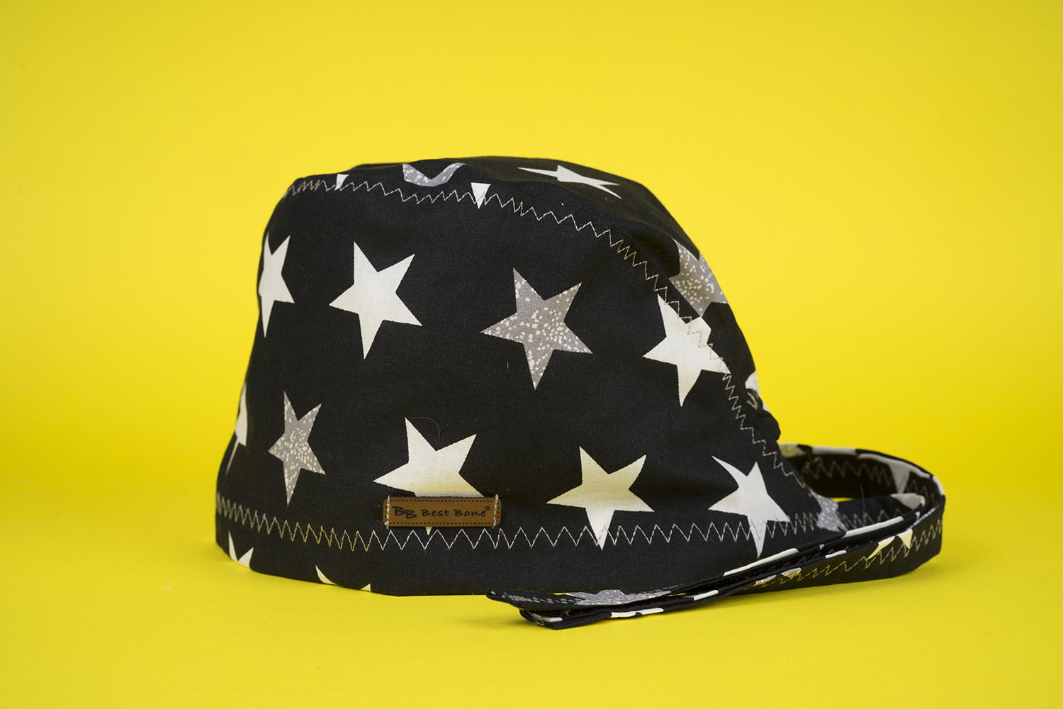 Siyah Büyük Yıldızlar Desenli Cerrahi Bone